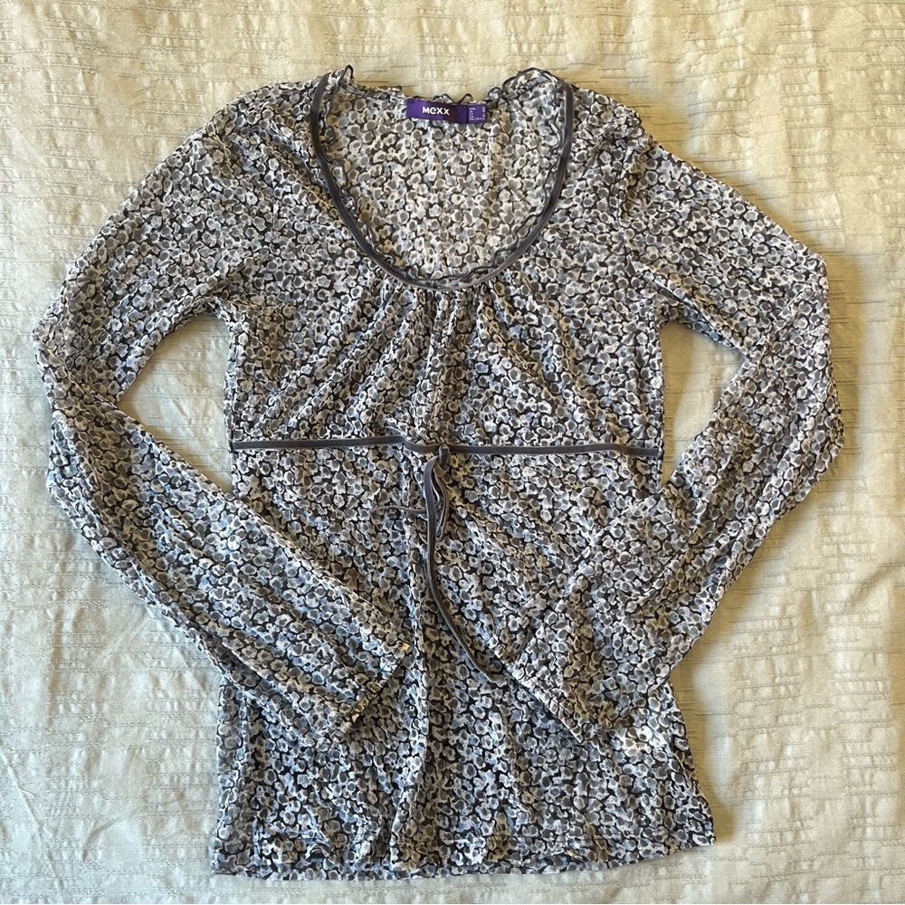 SHEER FLORAL LONGSLEEVE